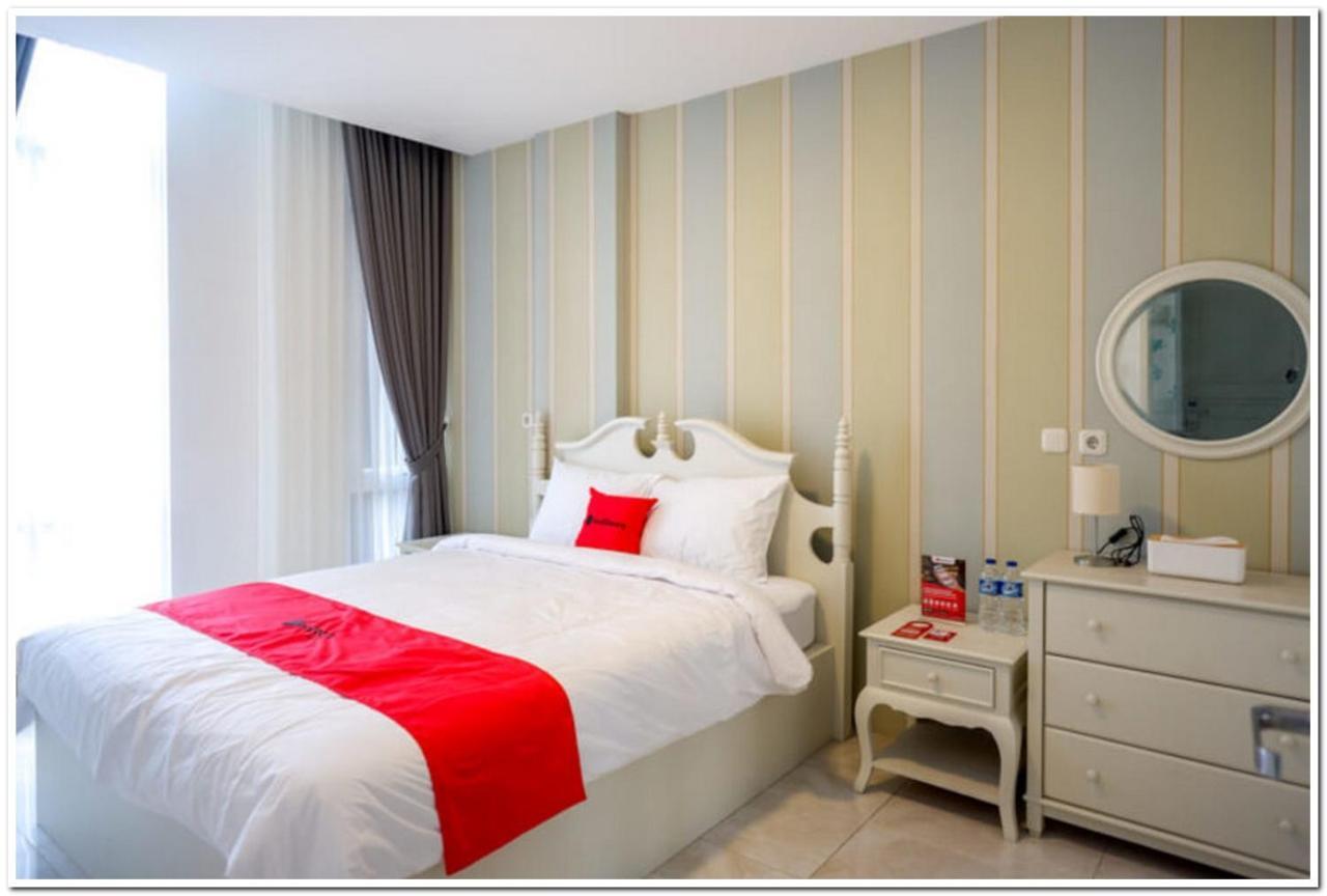 Reddoorz Plus @ Madukoro Raya Semarang Extérieur photo
